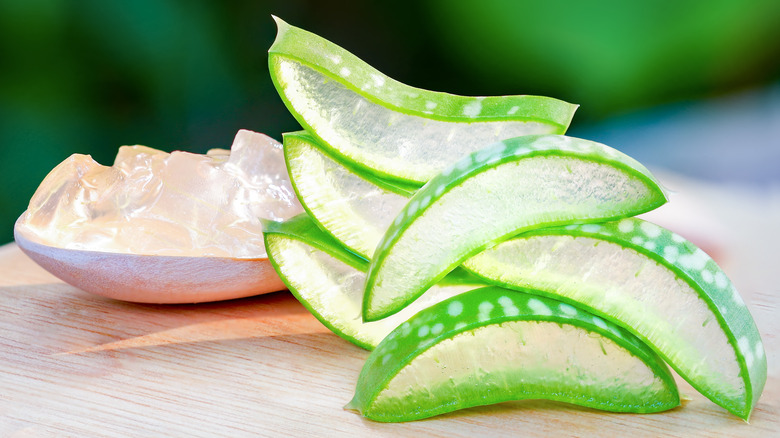 Sliced aloe vera and gel