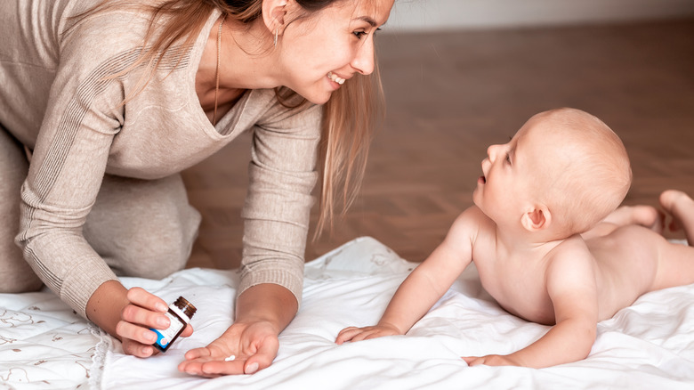 breastfeeding mom taking medication