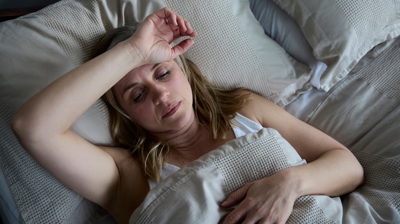 woman experiencing insomnia