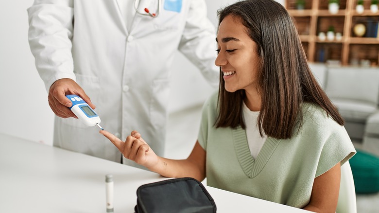 Woman with diabetes seeing her doctor