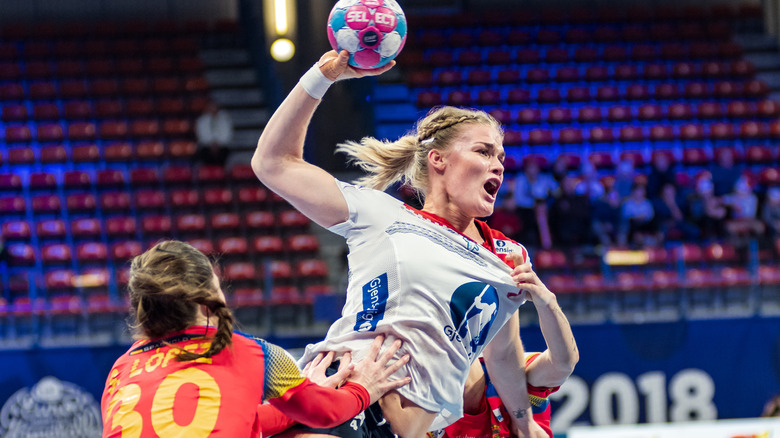 women playing volleyball