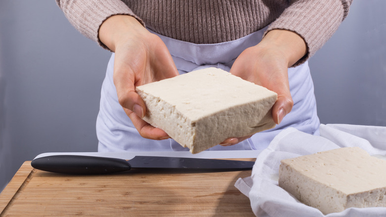 eating tofu 