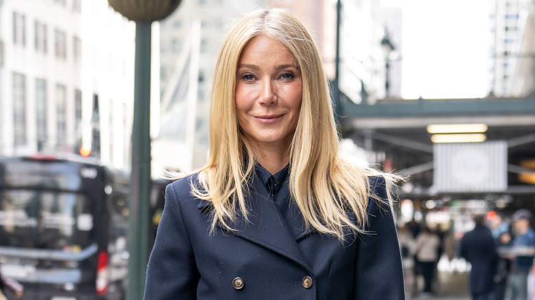 Gwyeth Paltrow on a busy street
