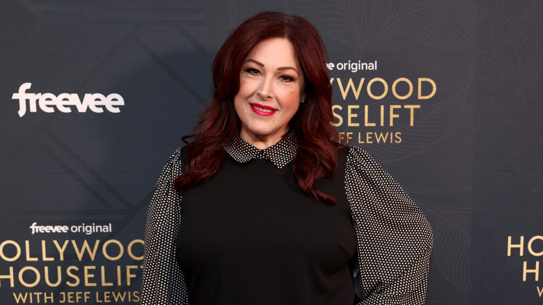 Carnie Wilson posing