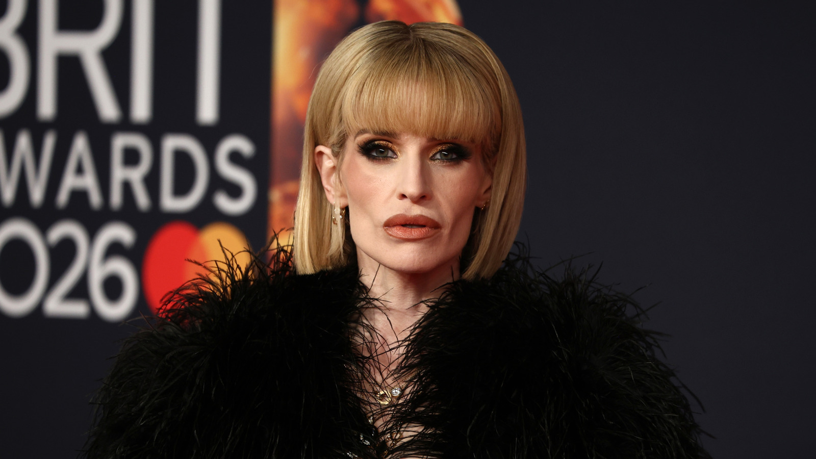 <a href="https://www.healthdigest.com/2287606/kelly-osbourne-celebs-grief-affected-weight/" target="_blank">Kelly Osbourne Isn’t Alone: 4 Celebs Who Got Real About Grief Affecting Their Weight</a>
