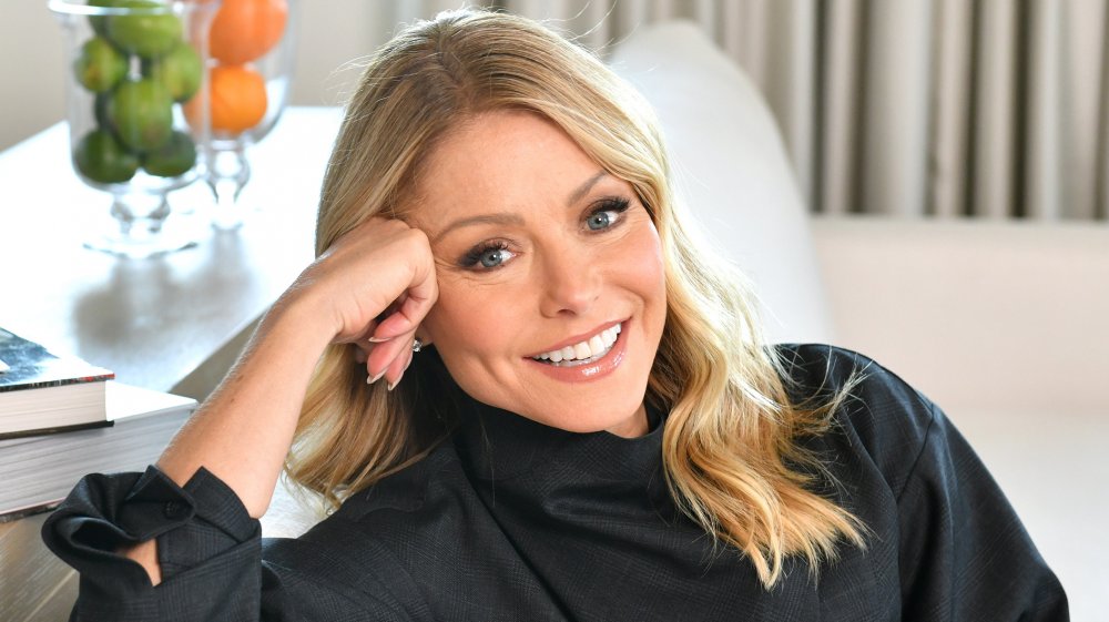 Kelly RIpa on red carpet