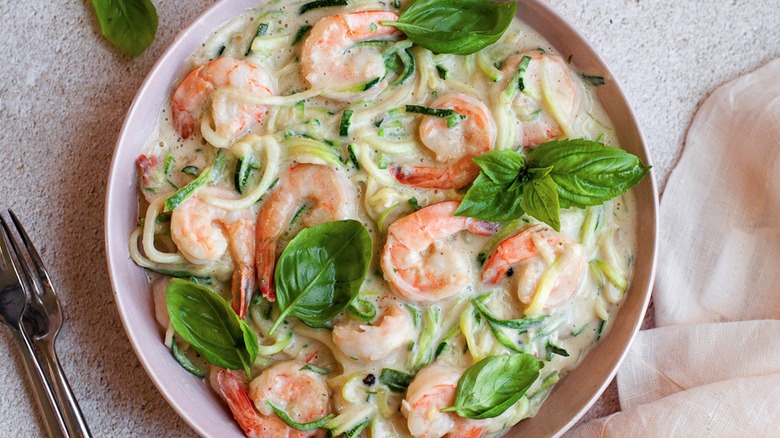 a serving of shrimp alfredo