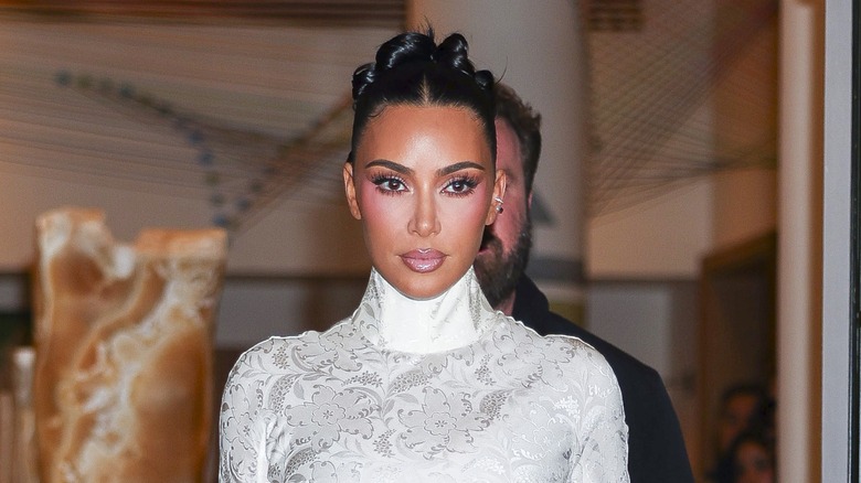 Kim Kardashian walking in Midtown