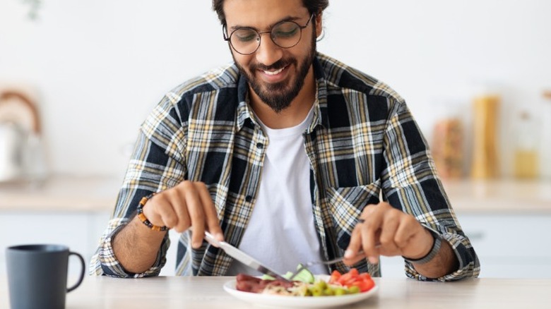 Man eating a healthy meal