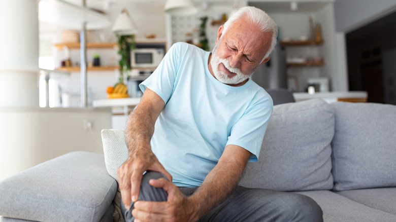 Elderly man with knee pain