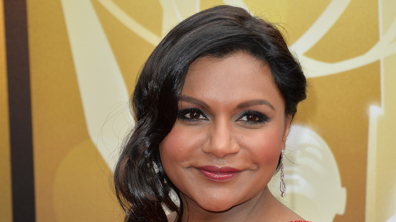 Mindy Kaling poses at an awards show