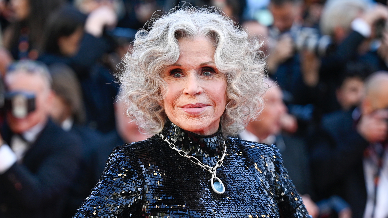 <a href="https://www.healthdigest.com/2233235/older-women-hollywood-healthy-mindset-shift-as-age/" target="_blank">Older Women In Hollywood Are Embracing This Healthy Mindset Shift As They Age</a>