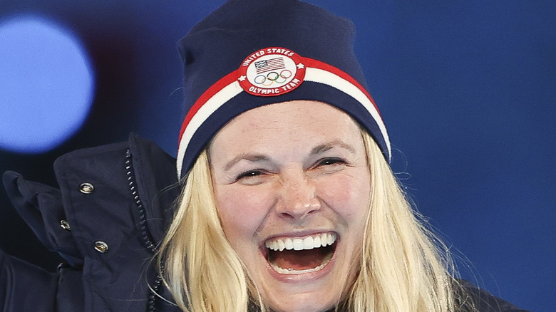 Jessie Diggins holding medal