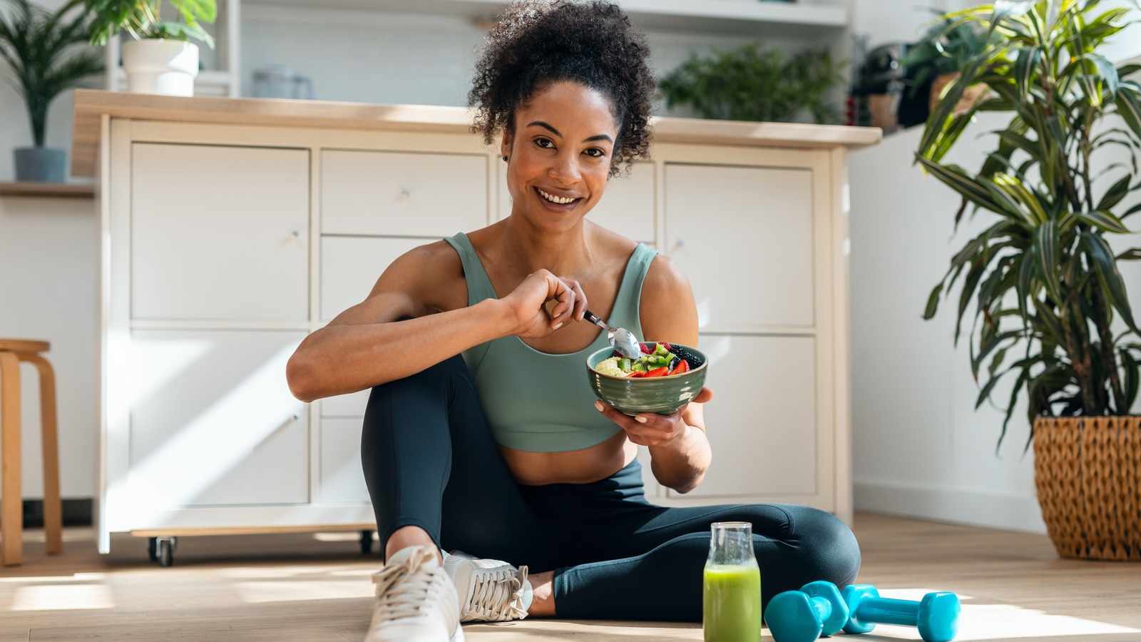 <a href="https://www.healthdigest.com/1718884/popular-legume-green-pea-high-in-niacin-naturally-lower-cholesterol/" target="_blank">One Of Your Favorite Green Legumes Is High In A Vitamin That Can Naturally Lower Cholesterol</a>
