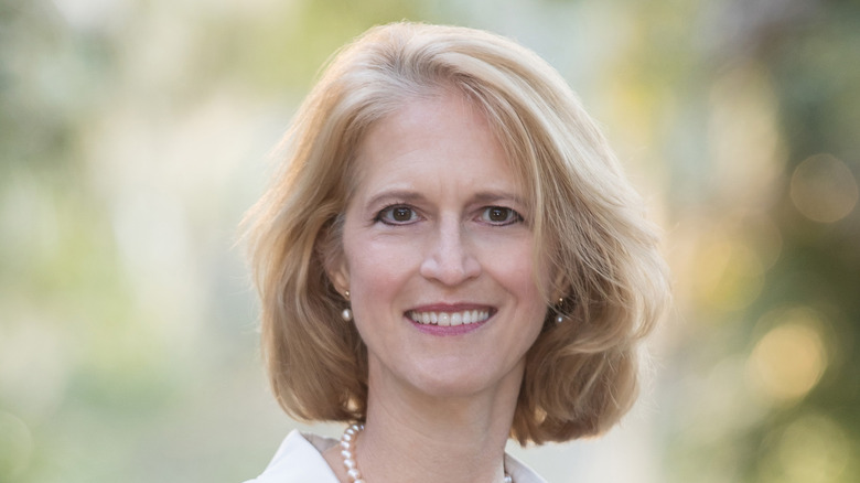Headshot of Dr. Stephanie Wakeman