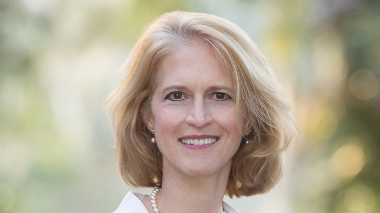 Headshot of Dr. Stephanie Wakeman