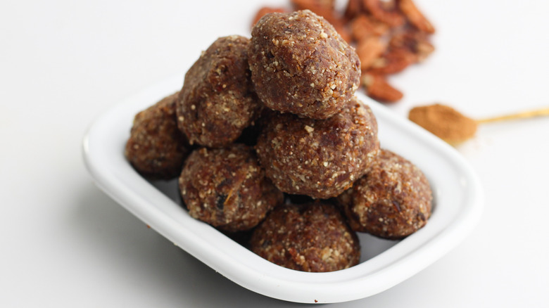 pumpkin spice energy balls