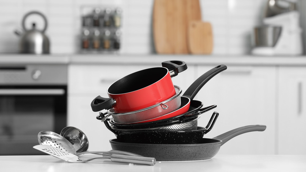 Set of nonstick cookware