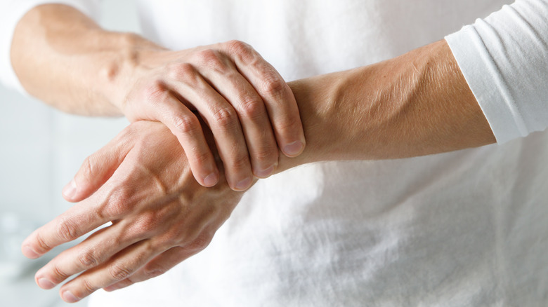 woman with hand pain