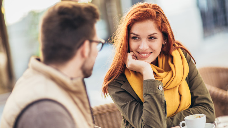 woman and man on date in restaurant