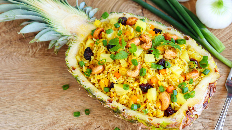 Pineapple stuffed with rice 