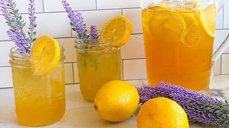 DiscoverNet | Simple Lavender Lemonade Recipe