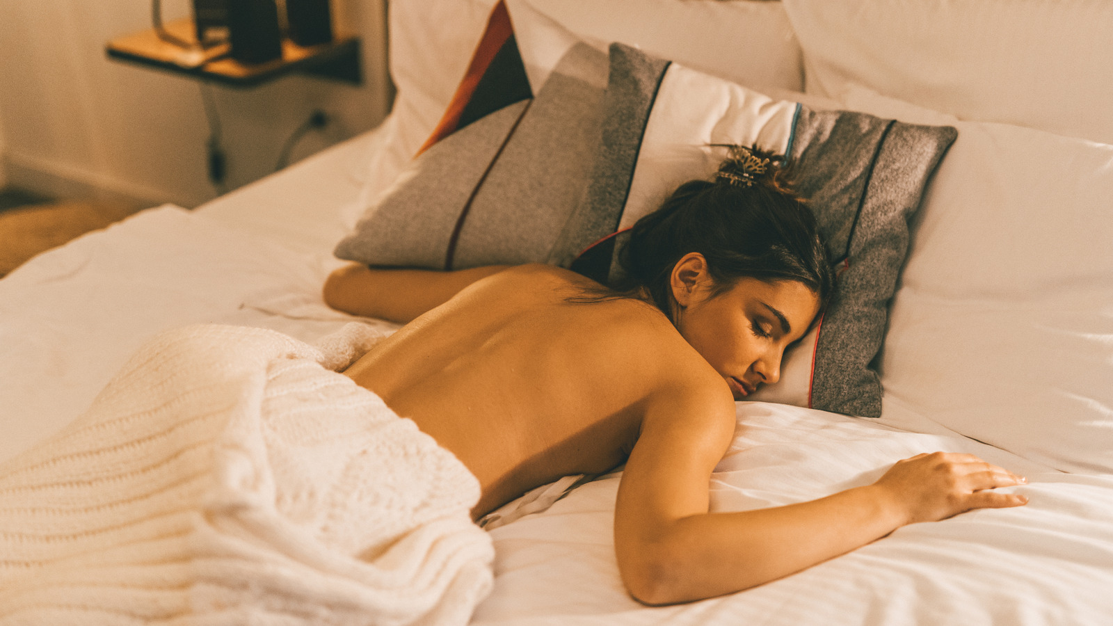 <a href="https://www.healthdigest.com/1709042/sleeping-naked-has-unexpected-effect-on-mental-health/" target="_blank">Sleeping Naked Has An Unexpected Effect On Your Mental Health</a>