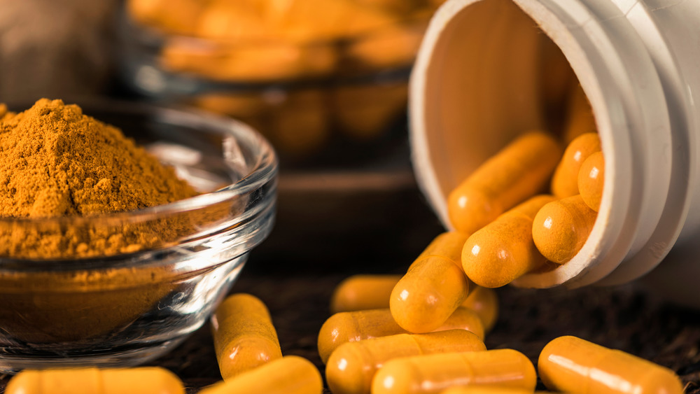 Bottle of curcumin supplements 