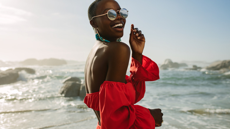 Woman wearing sunglasses