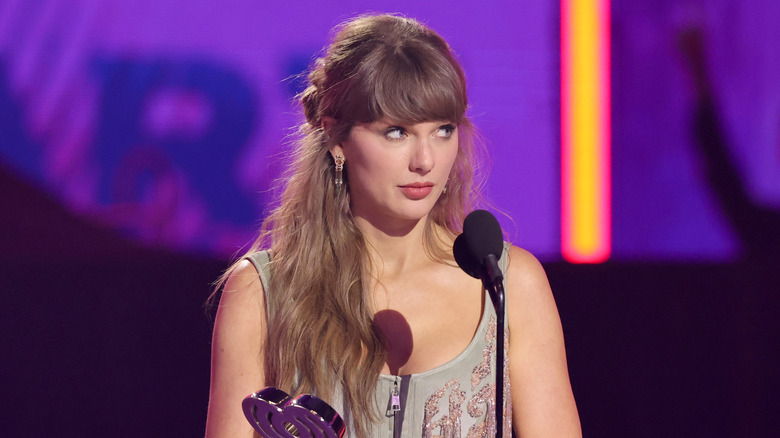 Taylor Swift accepting an award