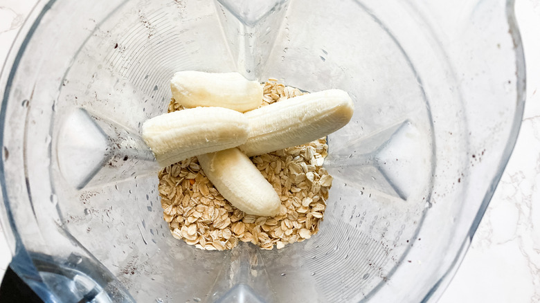 blend banana oat pancake ingredients