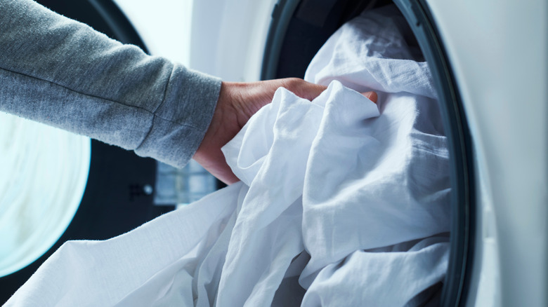 Washing bedsheets