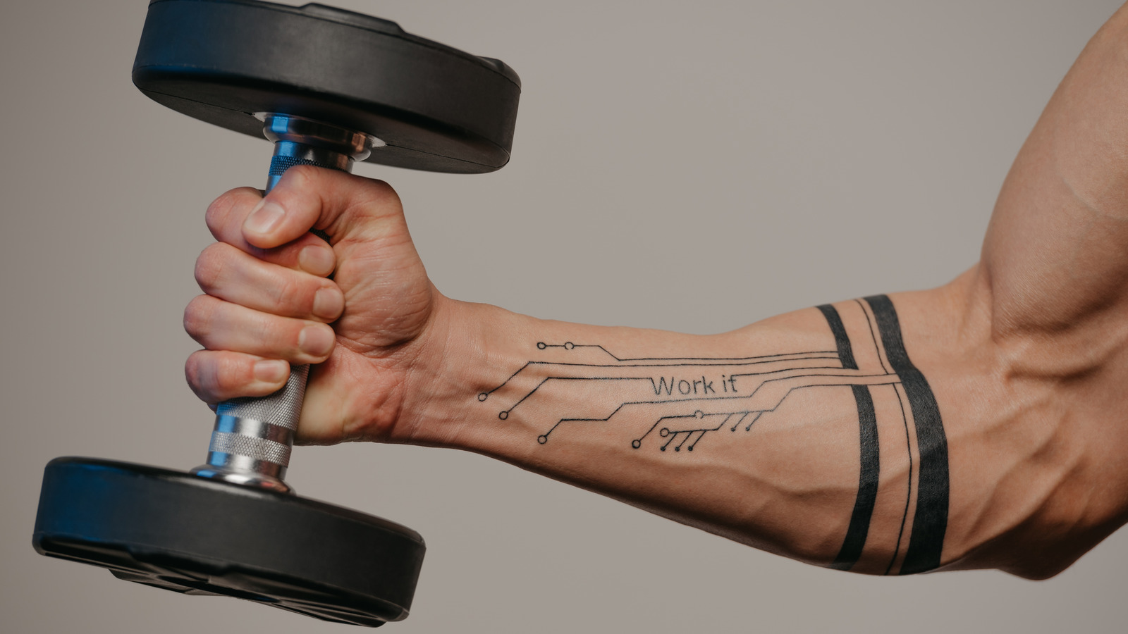 The Best Exercises You Can Do To Strengthen Your Forearms photo
