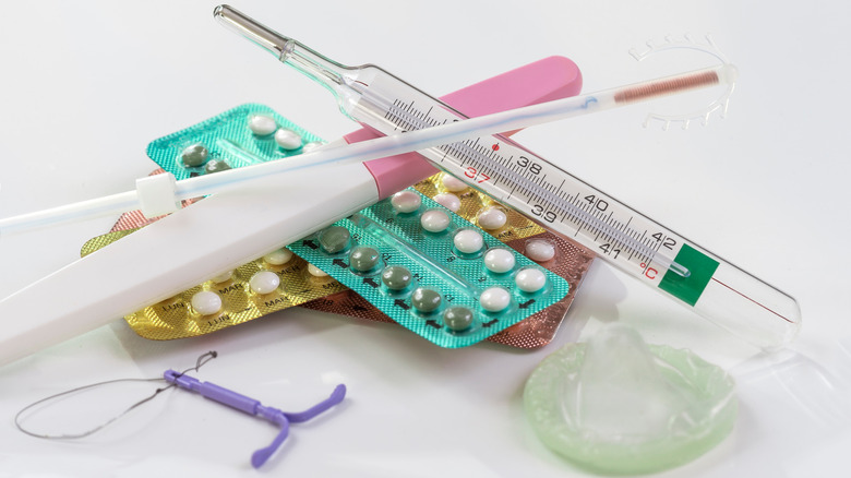 Different types of hormonal and non-hormonal birth control