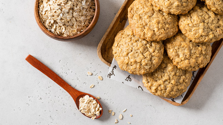 oats and oatmeal cookies