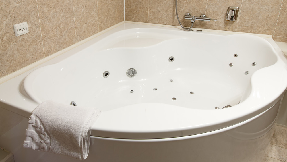 Whirlpool bathtub 