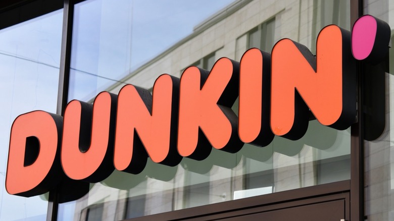 dunkin signage