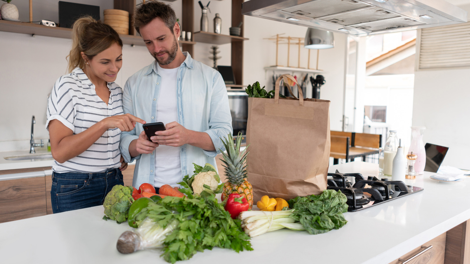 <a href="https://www.healthdigest.com/1757978/low-carbohydrate-vegetable-lower-cholesterol-prevent-cancer-bell-pepper/" target="_blank">The Low-Carb Vegetable That Could Lower Cholesterol And Prevent Cancer At The Same Time</a>