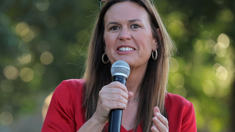sarah huckabee sanders speaking to crowd