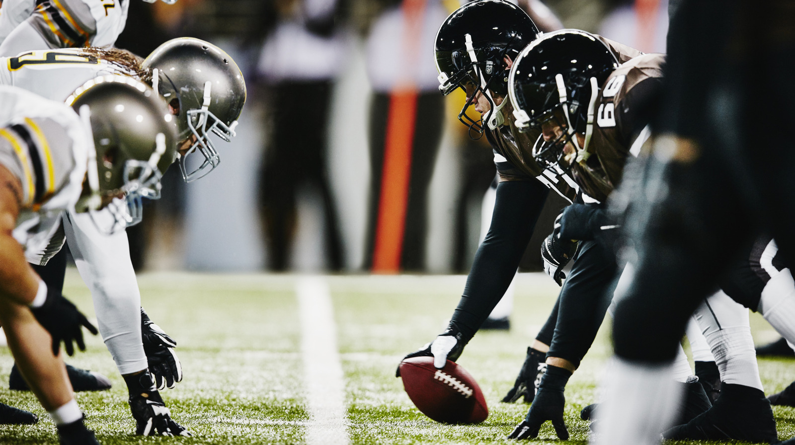 <a href="https://www.healthdigest.com/1776147/number-of-calories-nfl-lineman-eats-every-day/" target="_blank">The Mind-Boggling Number Of Calories An NFL Lineman Typically Eats Every Day</a>