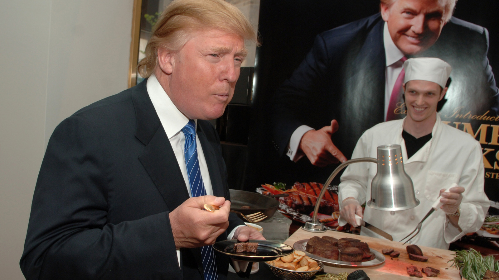<a href="https://www.healthdigest.com/1841309/white-house-doctor-snuck-cauliflower-vegetable-into-donald-trumps-diet/" target="_blank">The Popular Vegetable White House Staff Snuck Into Donald Trump’s Diet</a>