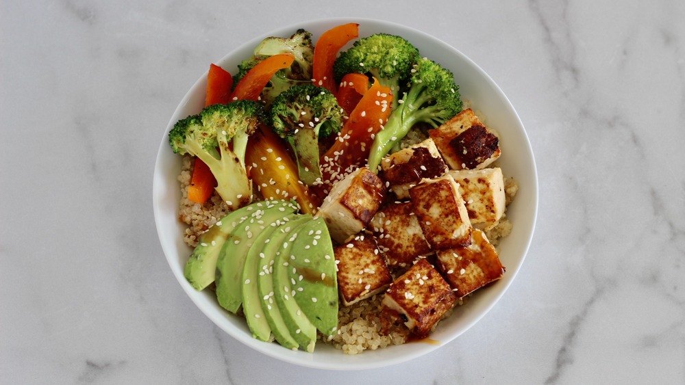 quinoa bowl with veggies