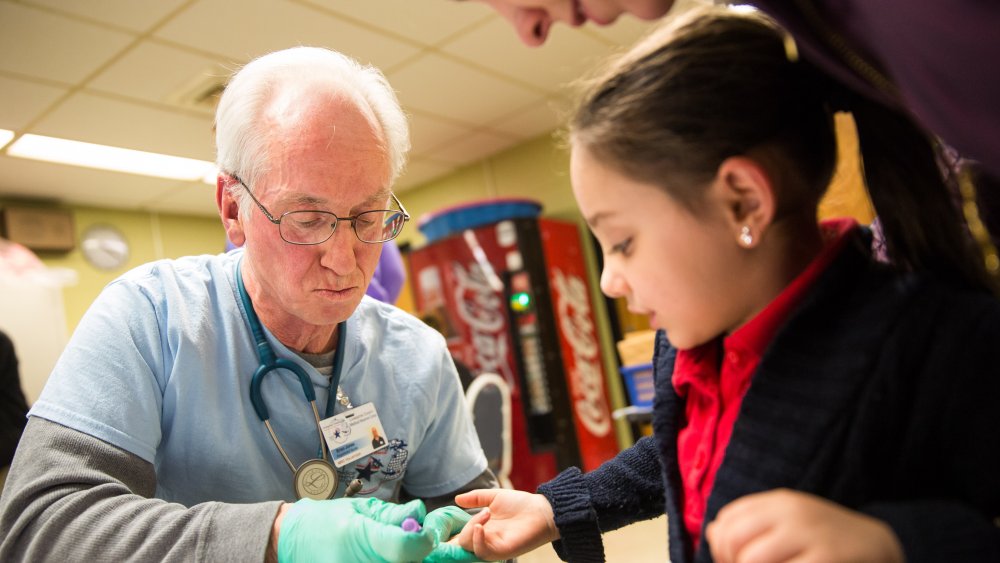 Doctor lead testing kid