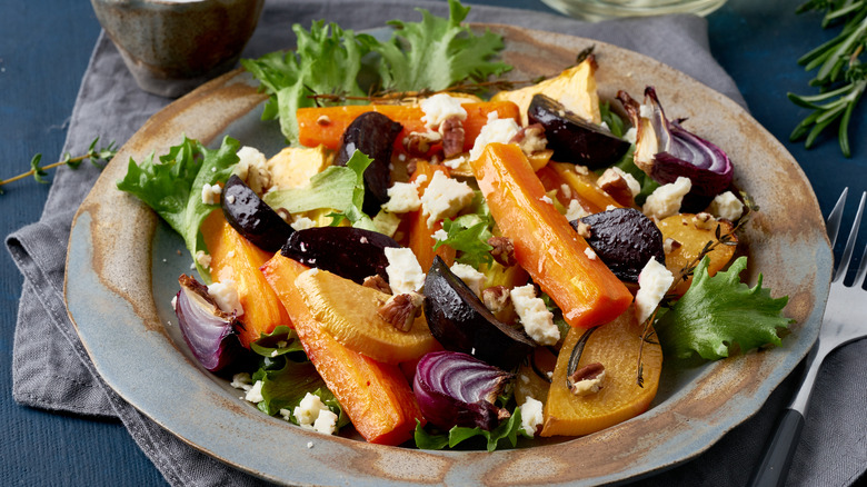 Salad with rutabaga in it