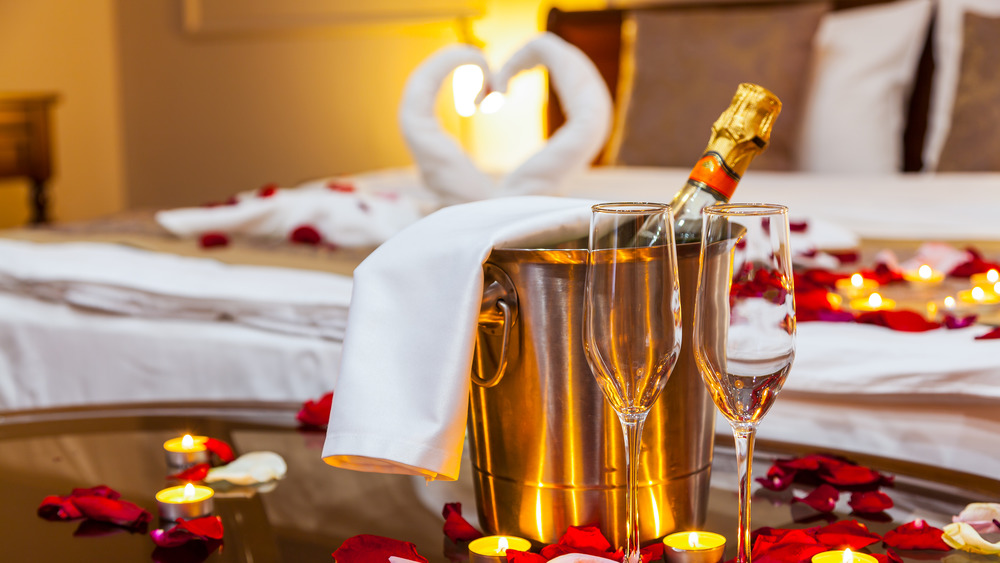 Romantic bed 