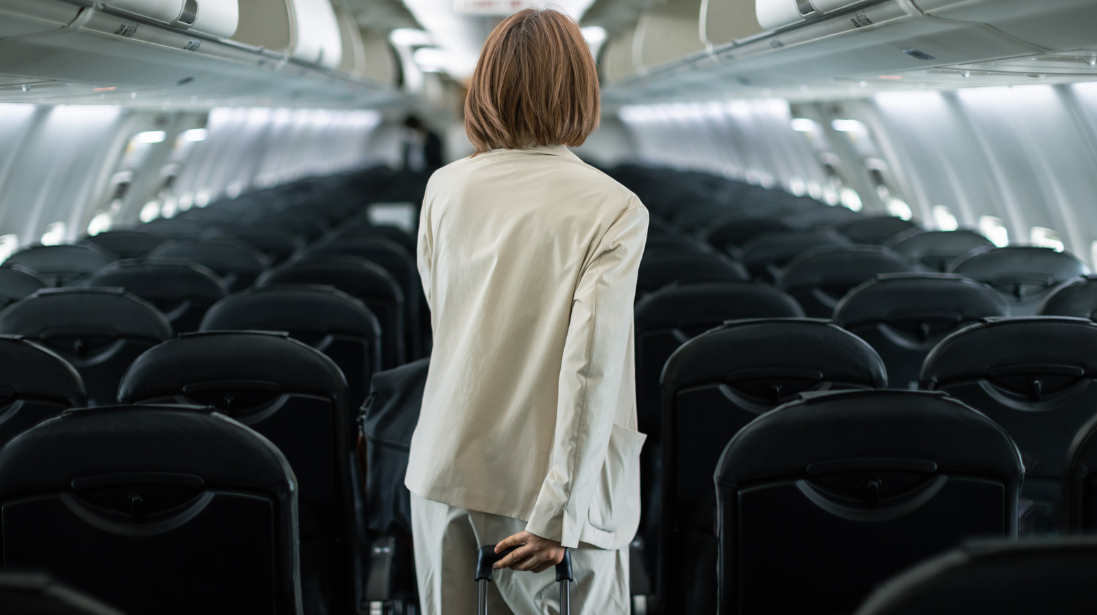 <a href="https://www.healthdigest.com/1878668/avoid-wearing-shapewear-underwear-on-airplane-dangers/" target="_blank">The Type Of Underwear You Should Never Wear On An Airplane</a>