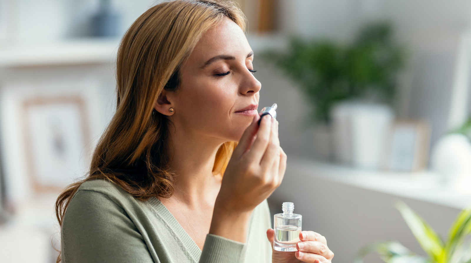 <a href="https://www.healthdigest.com/1728105/mint-menthol-link-to-alzheimers-disease-prevention/" target="_blank">The Unexpected Essential Oil That Could Help Prevent Alzheimer’s Disease</a>