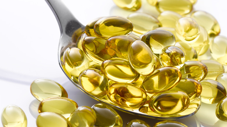 Spoonful of vitamin E supplements