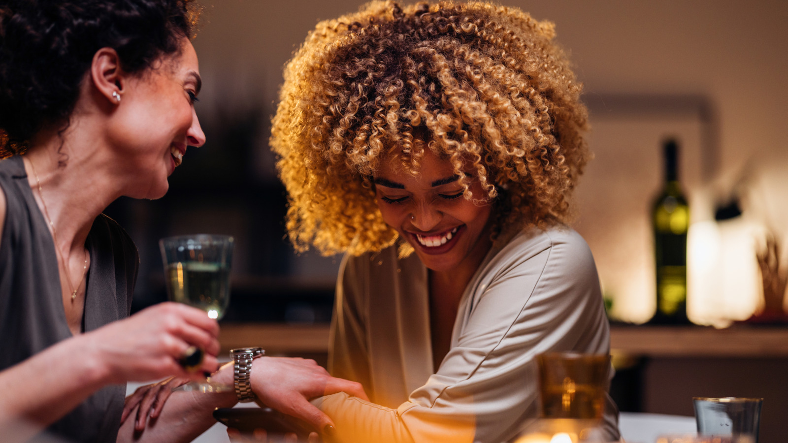 <a href="https://www.healthdigest.com/1748401/lose-appetite-change-attracted-to-someone/" target="_blank">The Unexpected Way Your Appetite Might Change When You’re Attracted To Someone</a>