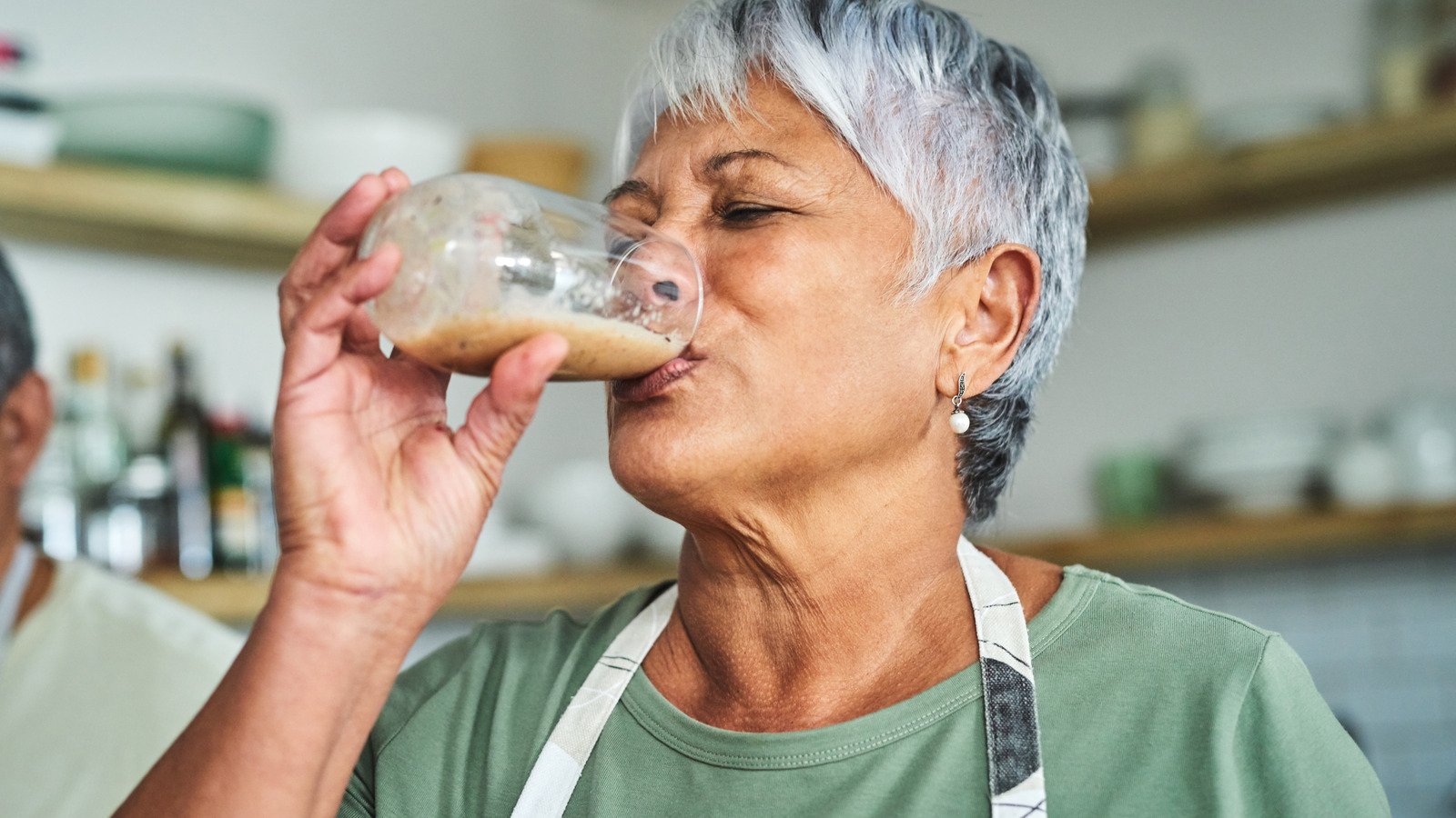<a href="https://www.healthdigest.com/1744277/fall-asleep-quickly-drink-fruit-kiwi-banana-smoothie-before-bed/" target="_blank">The Unusual Fruit Smoothie Combination You Should Drink Before Bed To Fall Asleep Quickly</a>